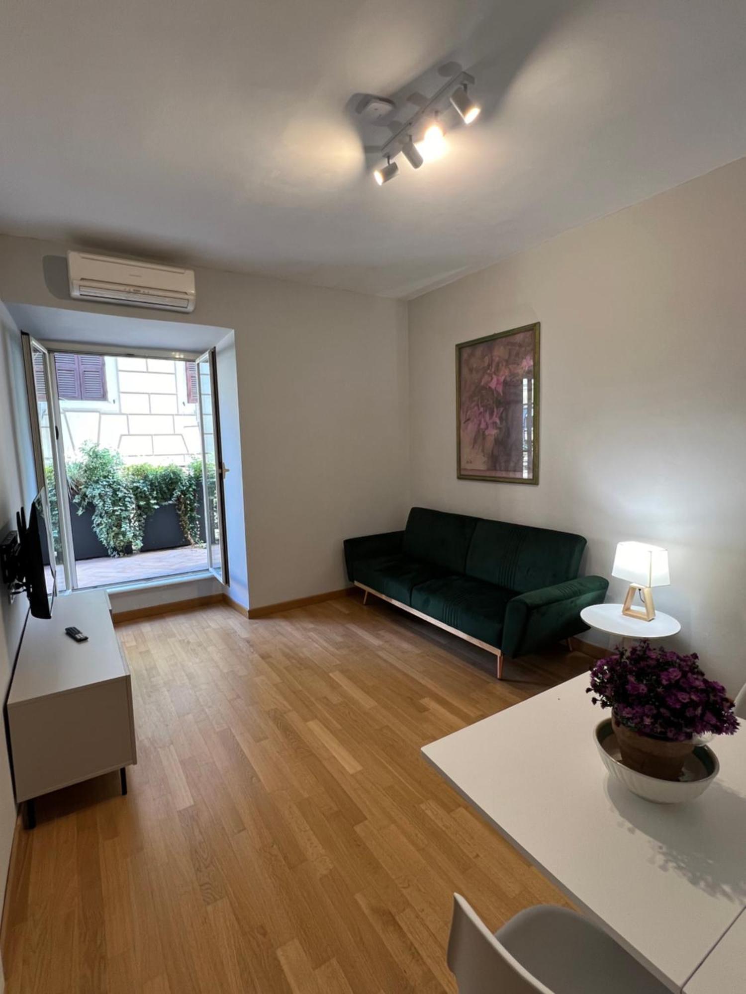 Savoia Design With Terrace - Center Apartment Rome